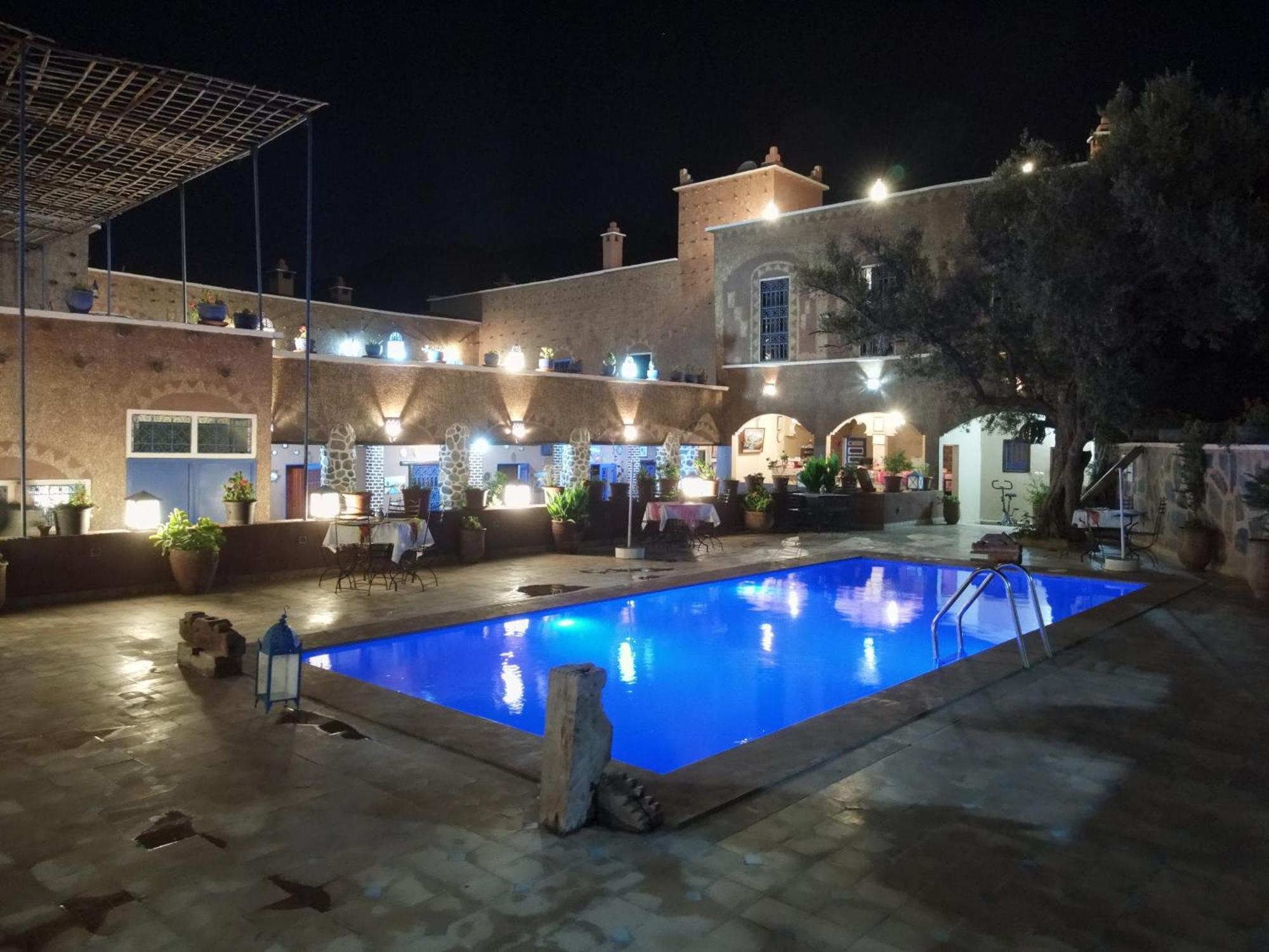 Riad Malak Уирган Екстериор снимка