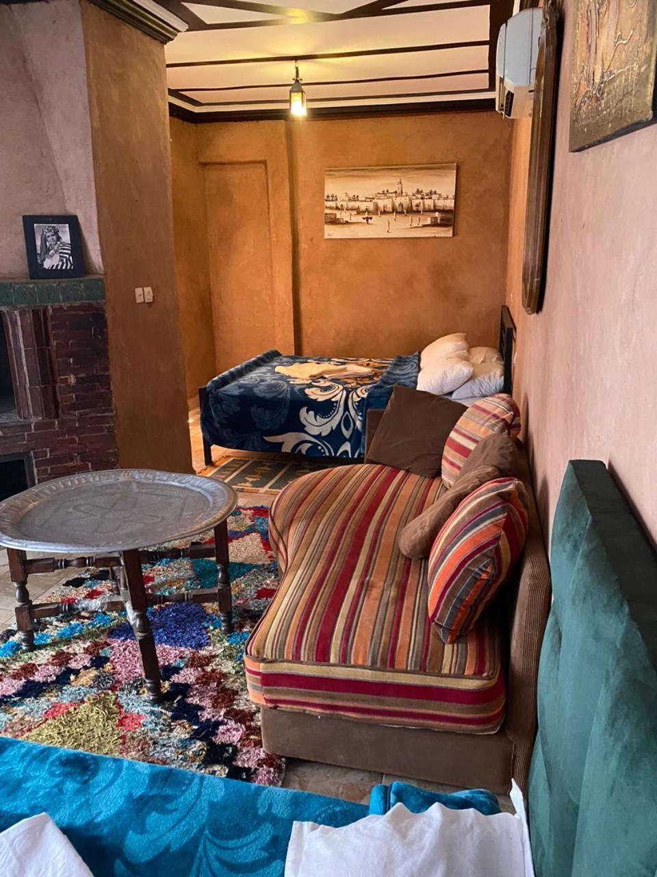 Riad Malak Уирган Стая снимка