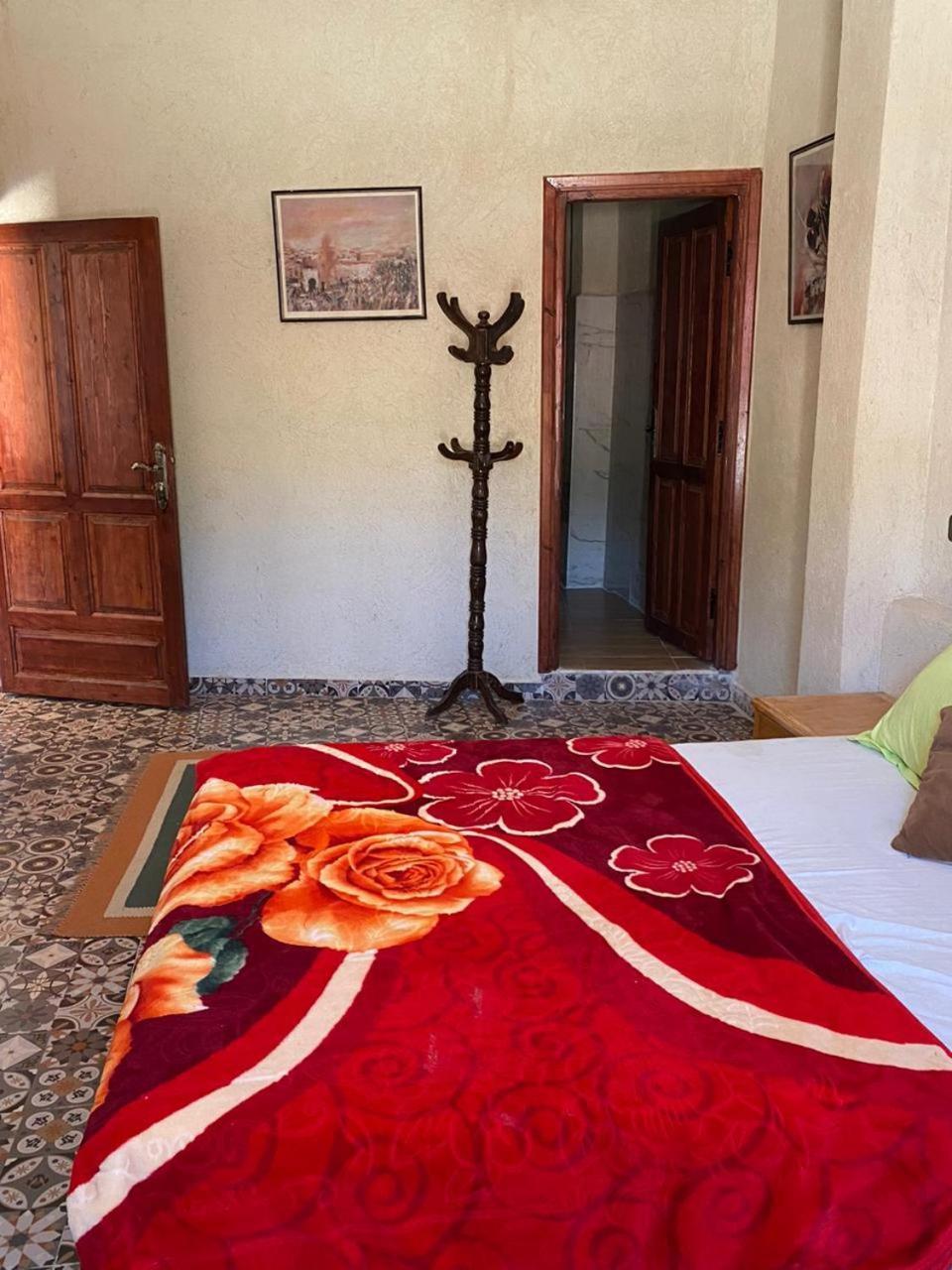 Riad Malak Уирган Стая снимка