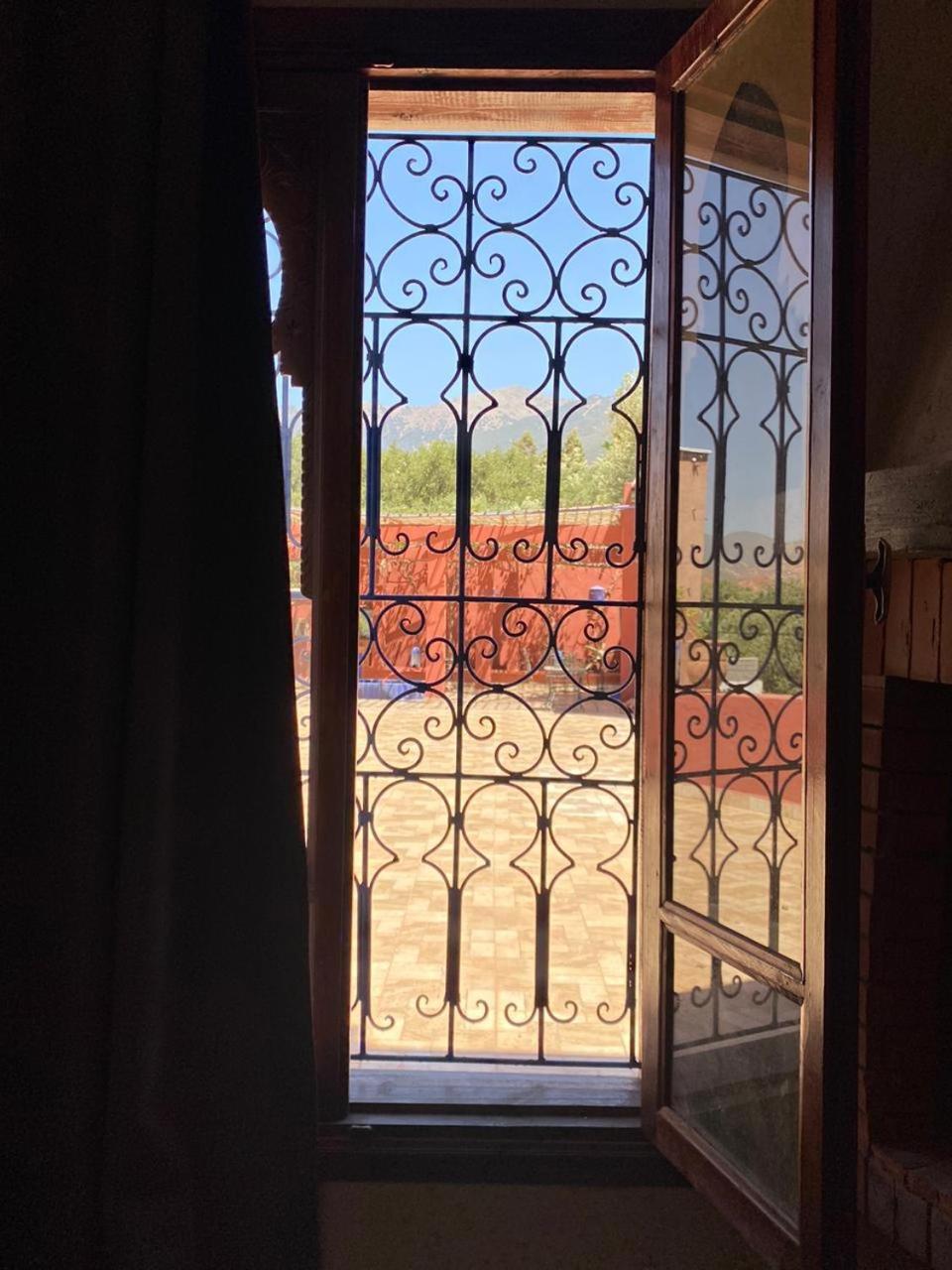 Riad Malak Уирган Стая снимка