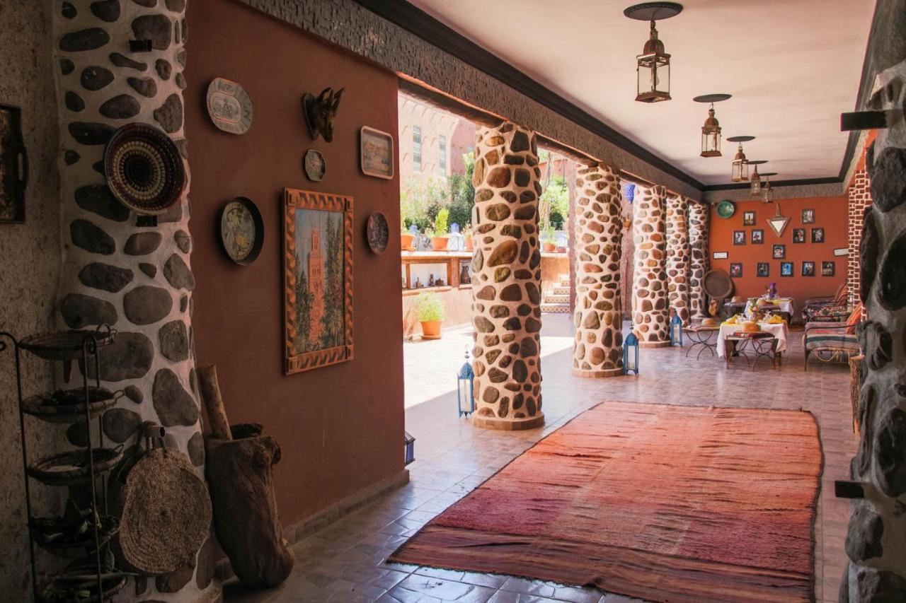 Riad Malak Уирган Екстериор снимка