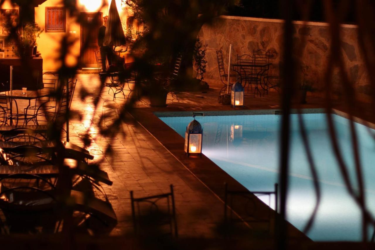 Riad Malak Уирган Екстериор снимка